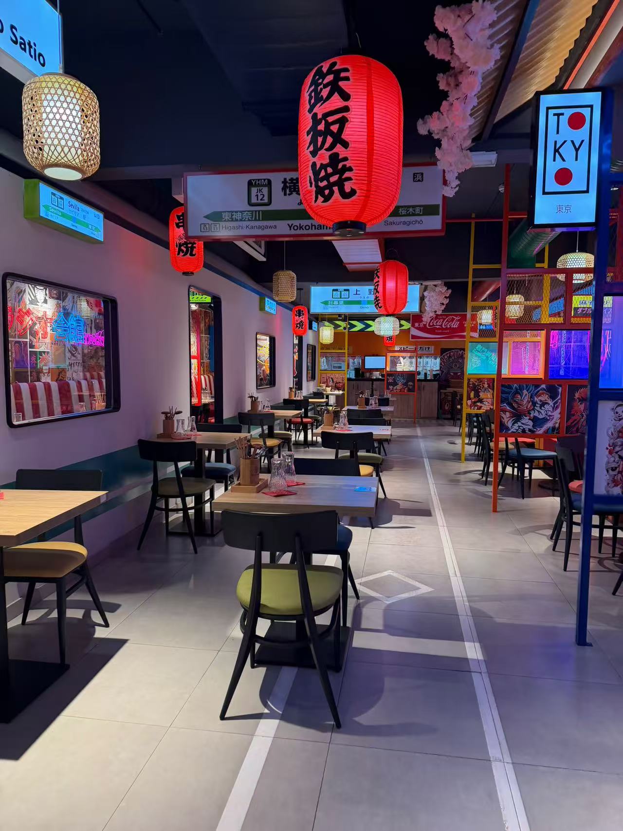 Zona teppanyaki con farolillos